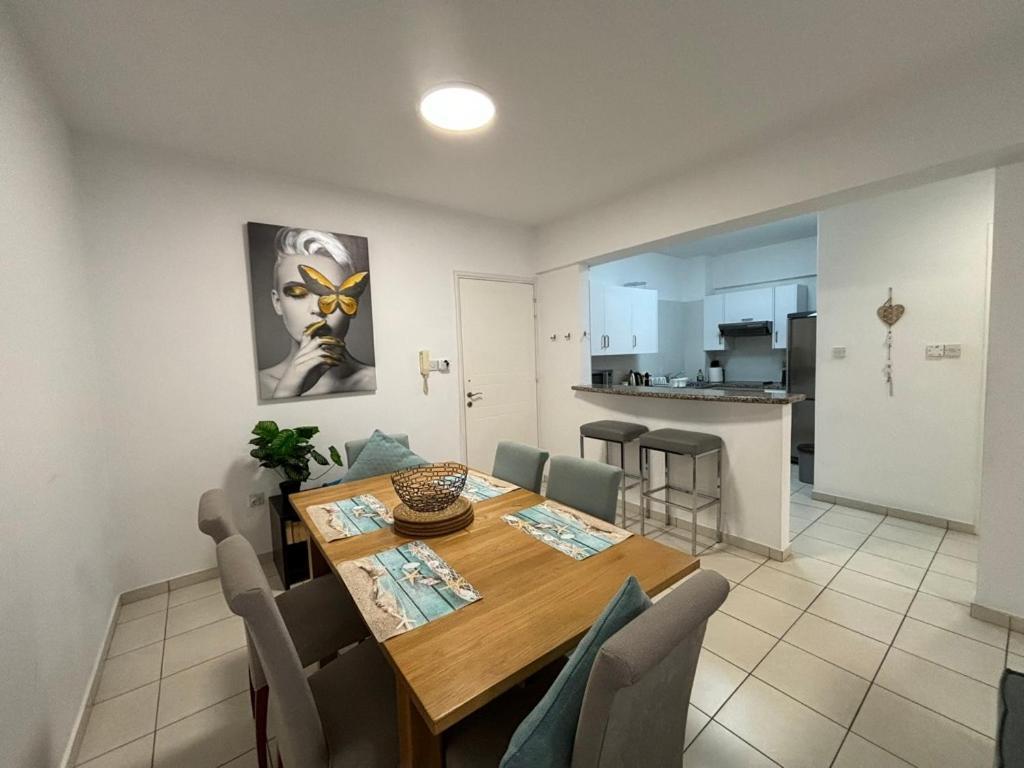 Cozy Apartment In Paphos Beautiful Complex Eksteriør billede