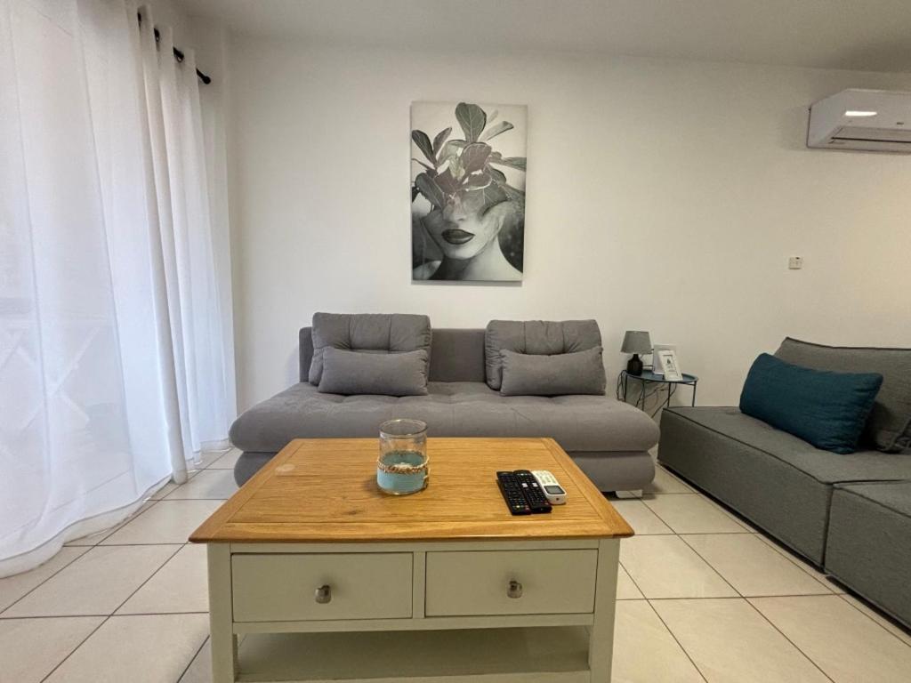 Cozy Apartment In Paphos Beautiful Complex Eksteriør billede