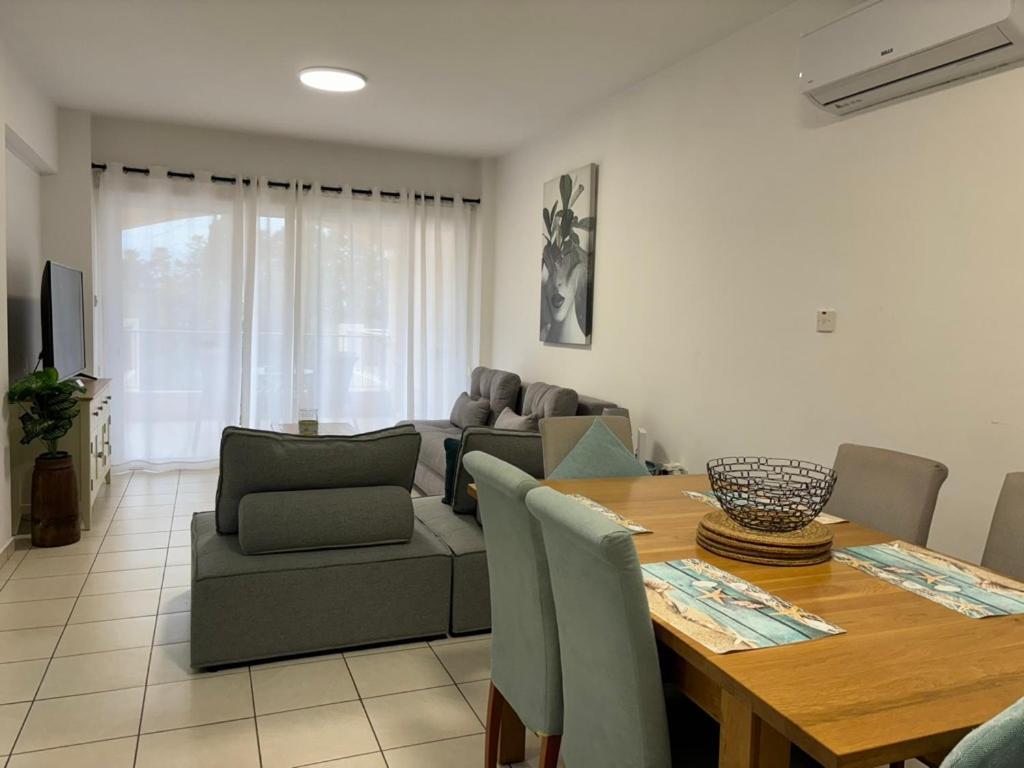 Cozy Apartment In Paphos Beautiful Complex Eksteriør billede